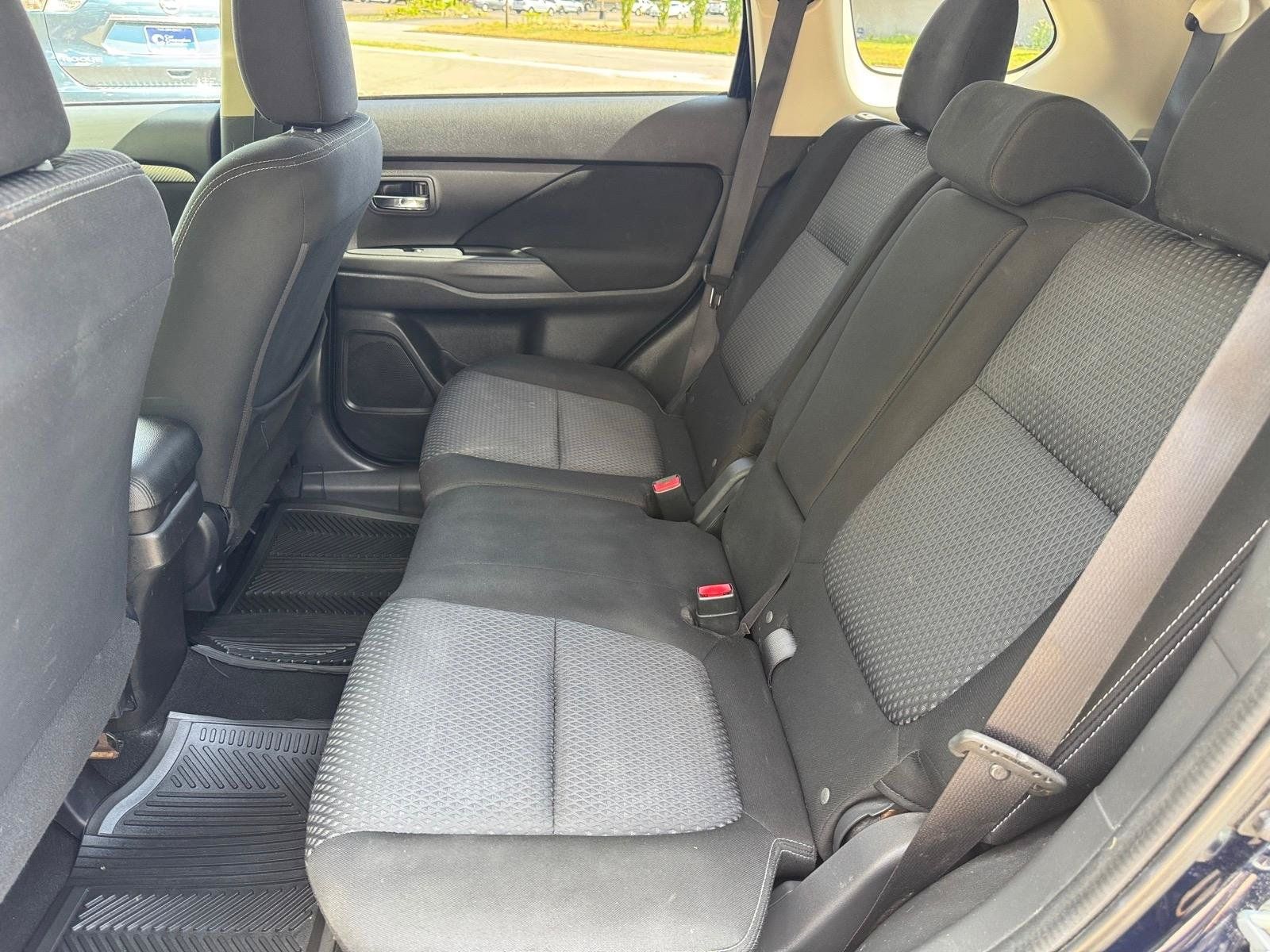 Used 2016 Mitsubishi Outlander ES AWD/4WD image 7
