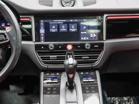 Used 2024 Porsche Macan image 14