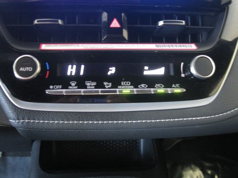 Used 2024 Toyota Corolla SE image 13