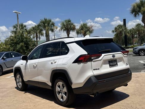 Used 2021 Toyota RAV4 XLE AWD/4WD image 6