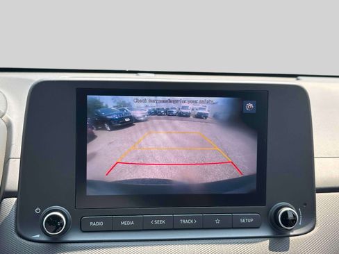 Used 2022 Hyundai Kona SE w/ Cargo Package image 6