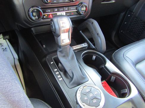 Used 2025 Ford Bronco Badlands AWD/4WD image 34