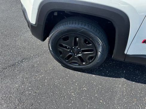 Used 2018 Jeep Renegade Trailhawk AWD/4WD image 10
