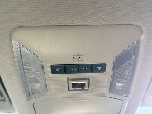 Used 2025 Toyota RAV4 XLE FWD image 21