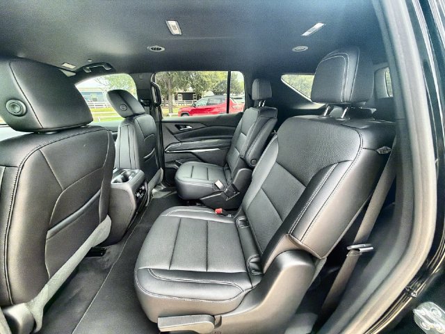 Certified 2026 Chevrolet Traverse LT FWD image 24