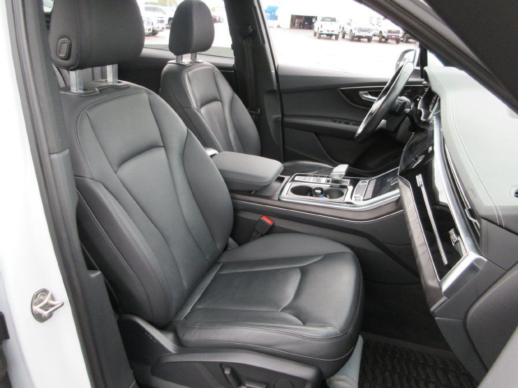 Used 2023 Audi Q7 3.0T Premium w/ Convenience Package AWD/4WD image 24