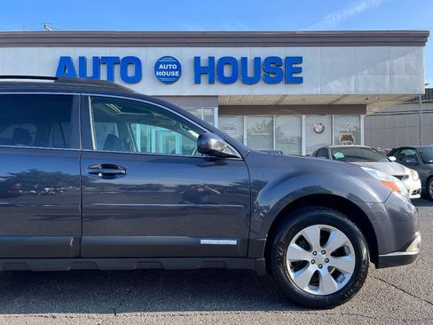 Used 2010 Subaru Outback 2.5i Premium AWD/4WD image 39
