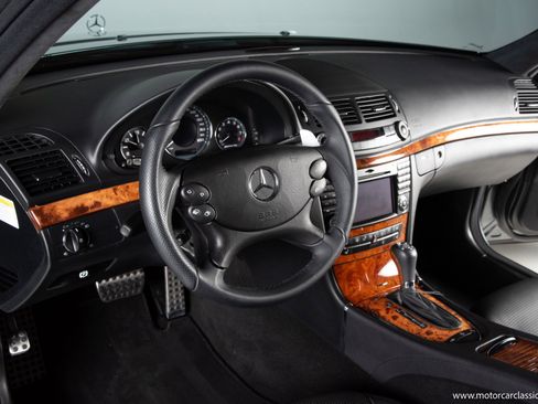 Used 2009 Mercedes-Benz E 63 AMG Sedan image 28