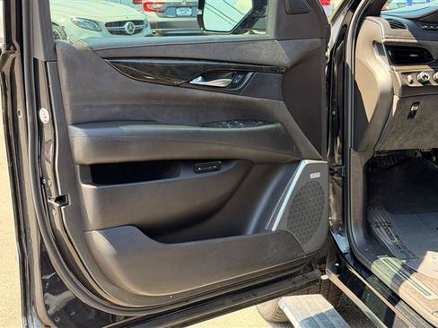 Used 2017 Cadillac Escalade Platinum AWD/4WD image 21