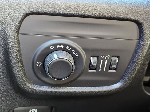 New 2025 Jeep Grand Cherokee L Laredo image 17