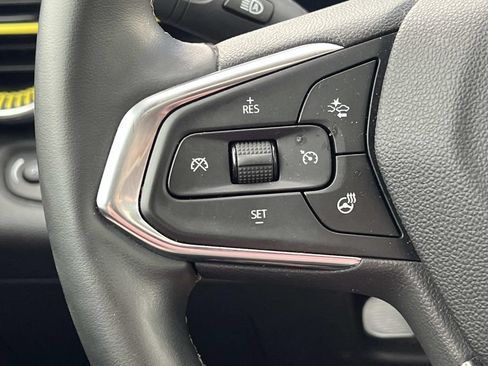 Used 2024 Chevrolet Trax ACTIV w/ Sunroof Package FWD image 20
