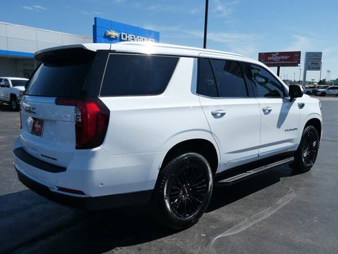 Used 2025 GMC Yukon Elevation AWD/4WD image 5