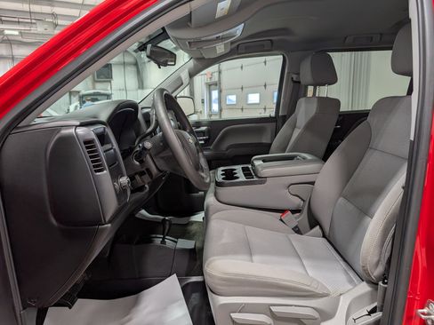 Used 2018 Chevrolet Silverado 1500 Custom w/ Custom Convenience Package image 17