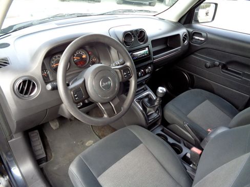 Used 2014 Jeep Patriot Sport w/ Tire & Wheel Group image 15