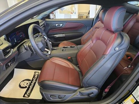 Used 2025 Ford Mustang GT Premium image 11