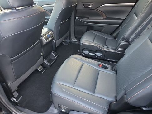 Certified 2019 Toyota Highlander Limited image 14