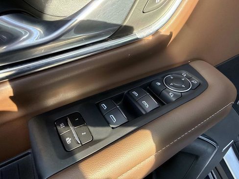 Used 2024 Chevrolet Tahoe High Country AWD/4WD image 20