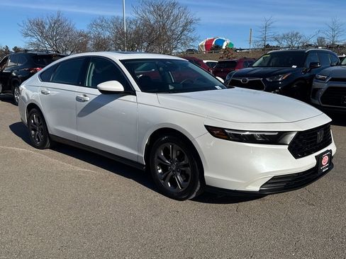 Used 2023 Honda Accord EX image 9