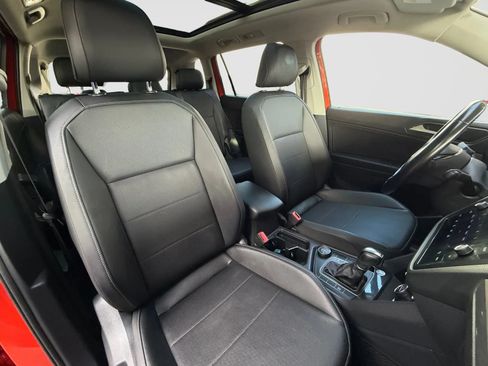 Used 2019 Volkswagen Tiguan SE w/ Panoramic Sunroof Package AWD/4WD image 23