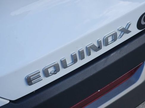 Used 2026 Chevrolet Equinox LT FWD image 9