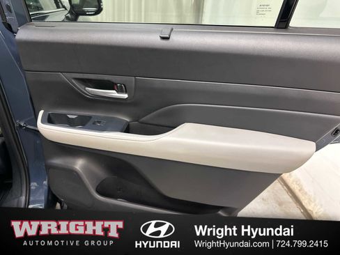 Used 2024 Toyota Grand Highlander Limited image 17