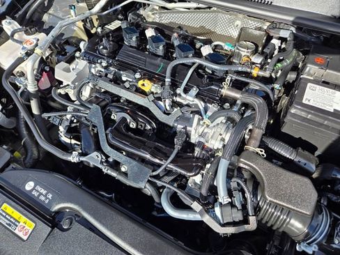 Used 2025 Toyota Corolla LE image 16
