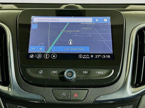 Used 2023 Chevrolet Equinox Premier image 17