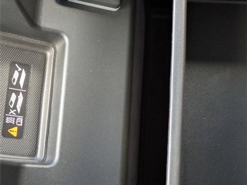 Used 2024 GMC Sierra 1500 Elevation w/ Preferred Package image 23