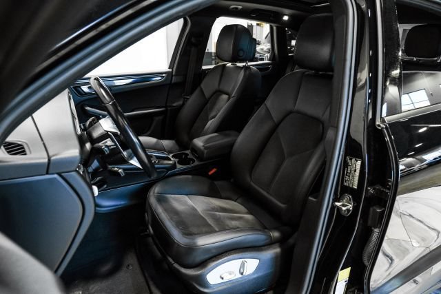 Used 2020 Porsche Macan AWD/4WD image 29