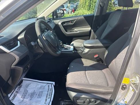 Used 2021 Toyota RAV4 XLE AWD/4WD image 23