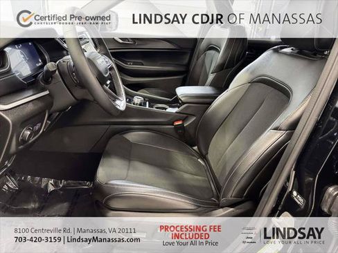 Certified 2025 Jeep Grand Cherokee Altitude AWD/4WD image 20
