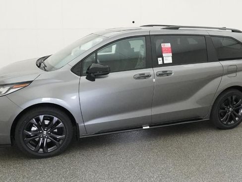 New 2026 Toyota Sienna XSE FWD image 2