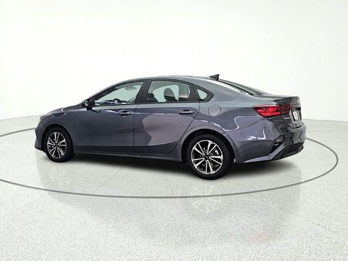 Used 2023 Kia Forte LXS FWD image 5