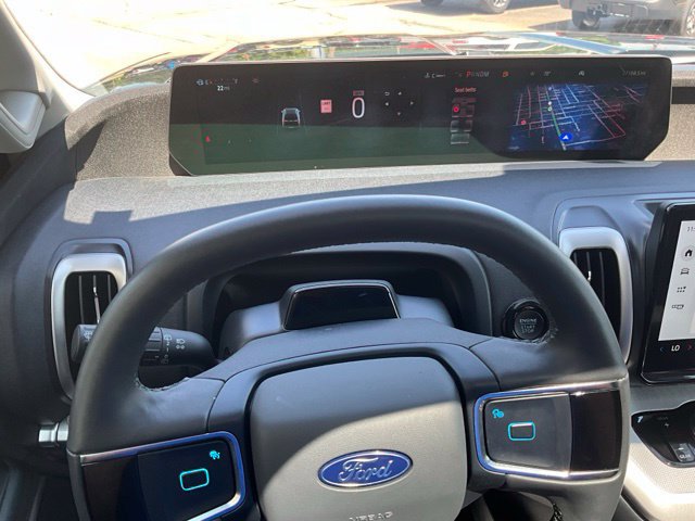 Used 2025 Ford Expedition Active AWD/4WD image 12