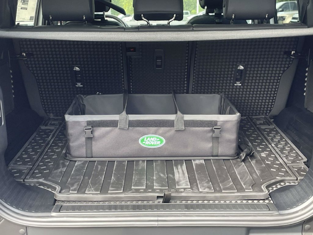 New 2026 Land Rover Defender 110 X-Dynamic SE AWD/4WD image 13