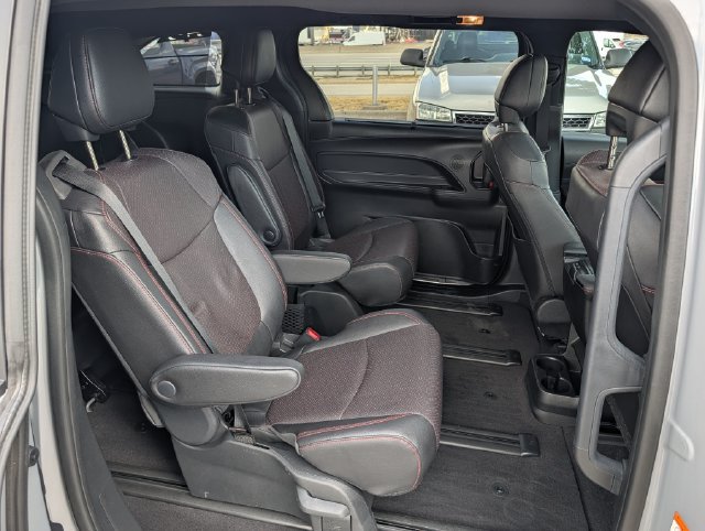 Certified 2025 Toyota Sienna XSE w/ XSE Premium Package AWD/4WD image 31