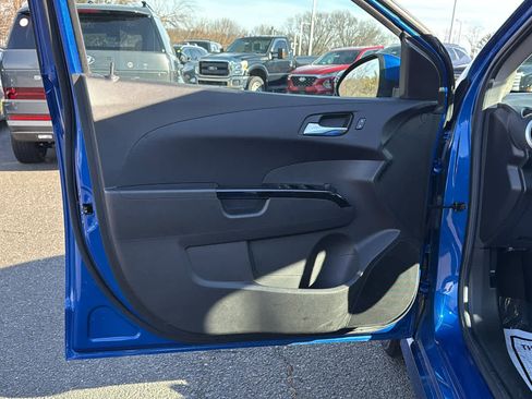 Used 2020 Chevrolet Sonic LT w/ Convenience Package image 11