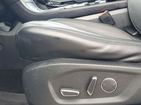 Used 2018 Ford Edge Titanium w/ Equipment Group 302A AWD/4WD image 6