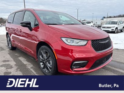 New 2026 Chrysler Pacifica Select