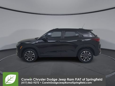 Used 2025 Chevrolet TrailBlazer LT w/ Convenience Package FWD image 9