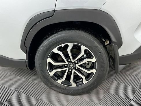 New 2025 Toyota Corolla Cross AWD Hybrid w/ Moonroof Package image 17