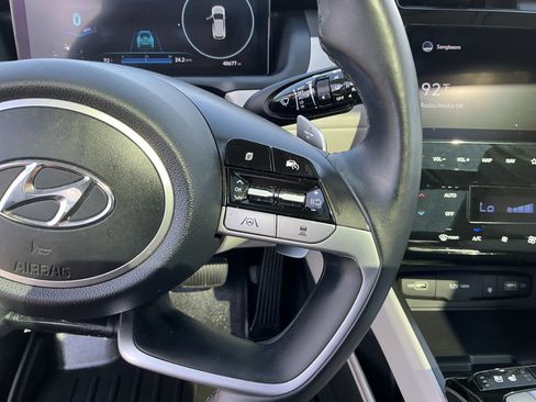 Used 2022 Hyundai Tucson Limited AWD/4WD image 18