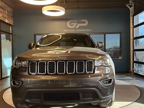 Used 2021 Jeep Grand Cherokee Laredo w/ Security & Convenience Group AWD/4WD image 8