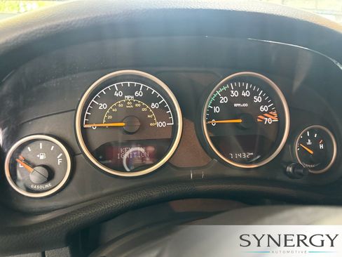 Used 2017 Jeep Wrangler Unlimited Sahara AWD/4WD image 11
