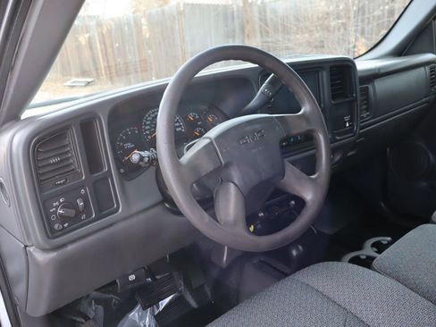 Used 2007 GMC Sierra 3500 W/T w/ Heavy-Duty Power Package image 15