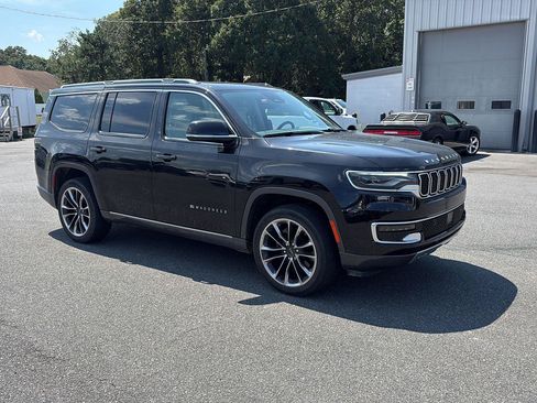 Used 2022 Jeep Wagoneer Series III w/ Premium Group I AWD/4WD image 10