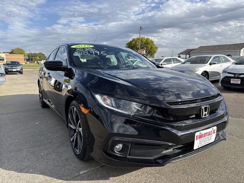 Used 2019 Honda Civic Sport image 11
