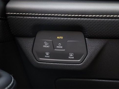 New 2026 Volkswagen Atlas Cross Sport SE image 20