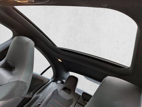 Used 2025 Mercedes-Benz CLA 250 image 12