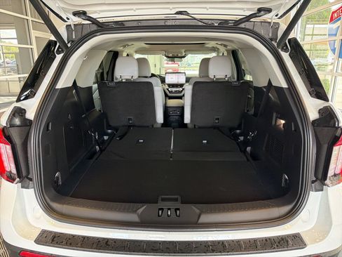 New 2026 Ford Explorer Active w/ Active Comfort Package AWD/4WD image 12